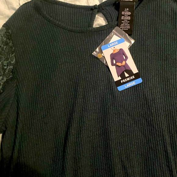 NWT Premise Tunic with Lace Detail on Sleeves Size Large - Picture 7 of 9